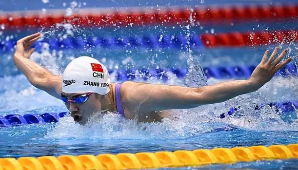 美国游泳选手再获金牌，表现出色