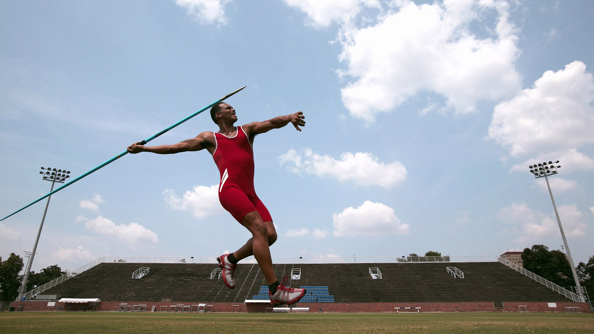 从阿尔卑斯到季后赛,当尤文铁血踏平马里,楚阿梅尼在抢七战场接管命运