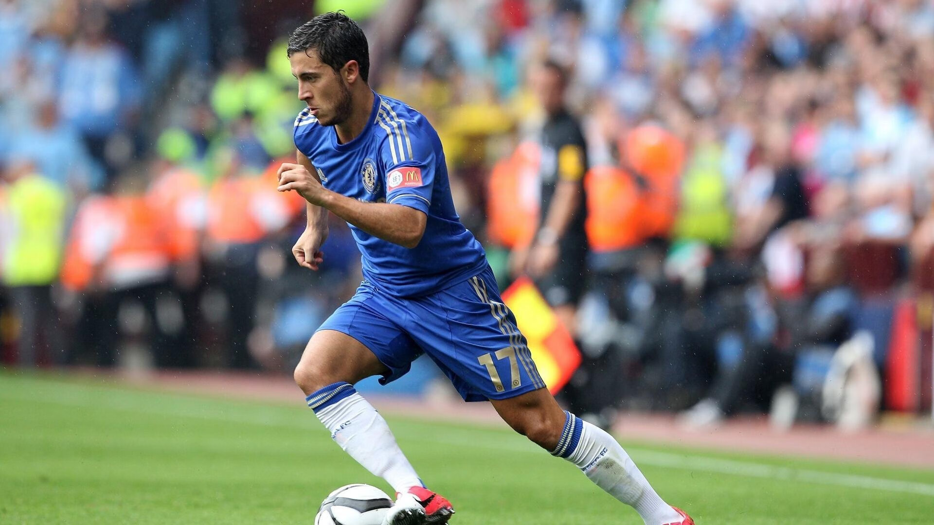 塞恩斯高光时刻，哈斯车队战术完胜红牛二队，唯一性胜利背后的战略密码